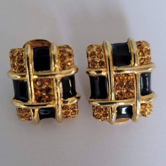 Vintage Gold Tone Clip-On Earrings With Rhinestone - Picture 1 of 4
